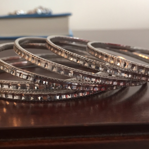 6 Silver Bangles - Picture 2 of 3